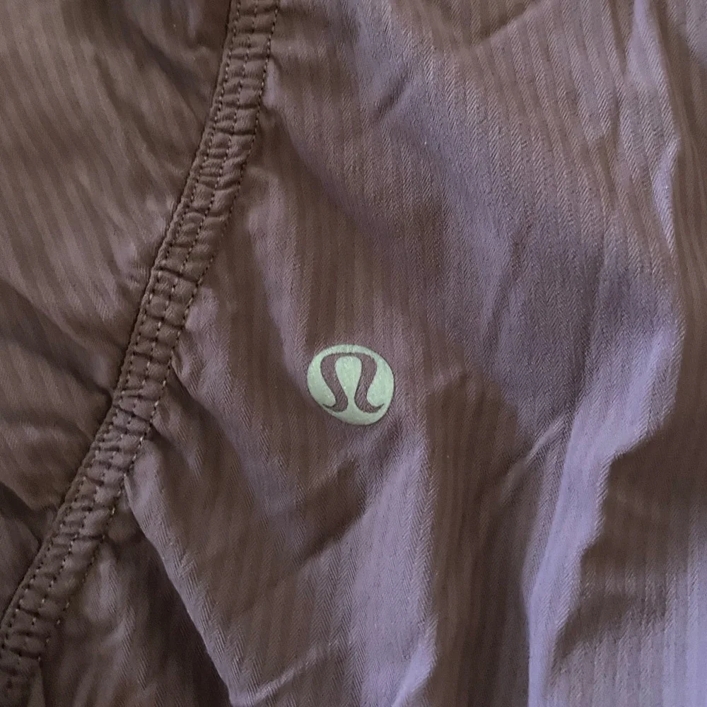 Reversible Lululemon dusty purple jacket size 6 like new - Picture 3 of 5